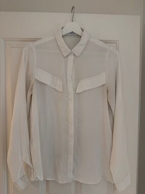 Elegant Womens Cream Button-Front Blouse